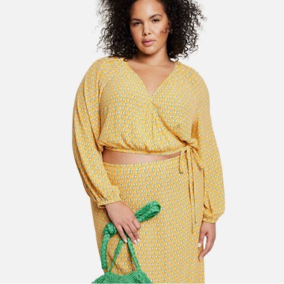 Rode By Target Women's Dainty Lotus Print Wrap Top Yellow/Turquoise Size M NWT - Picture 2 of 9